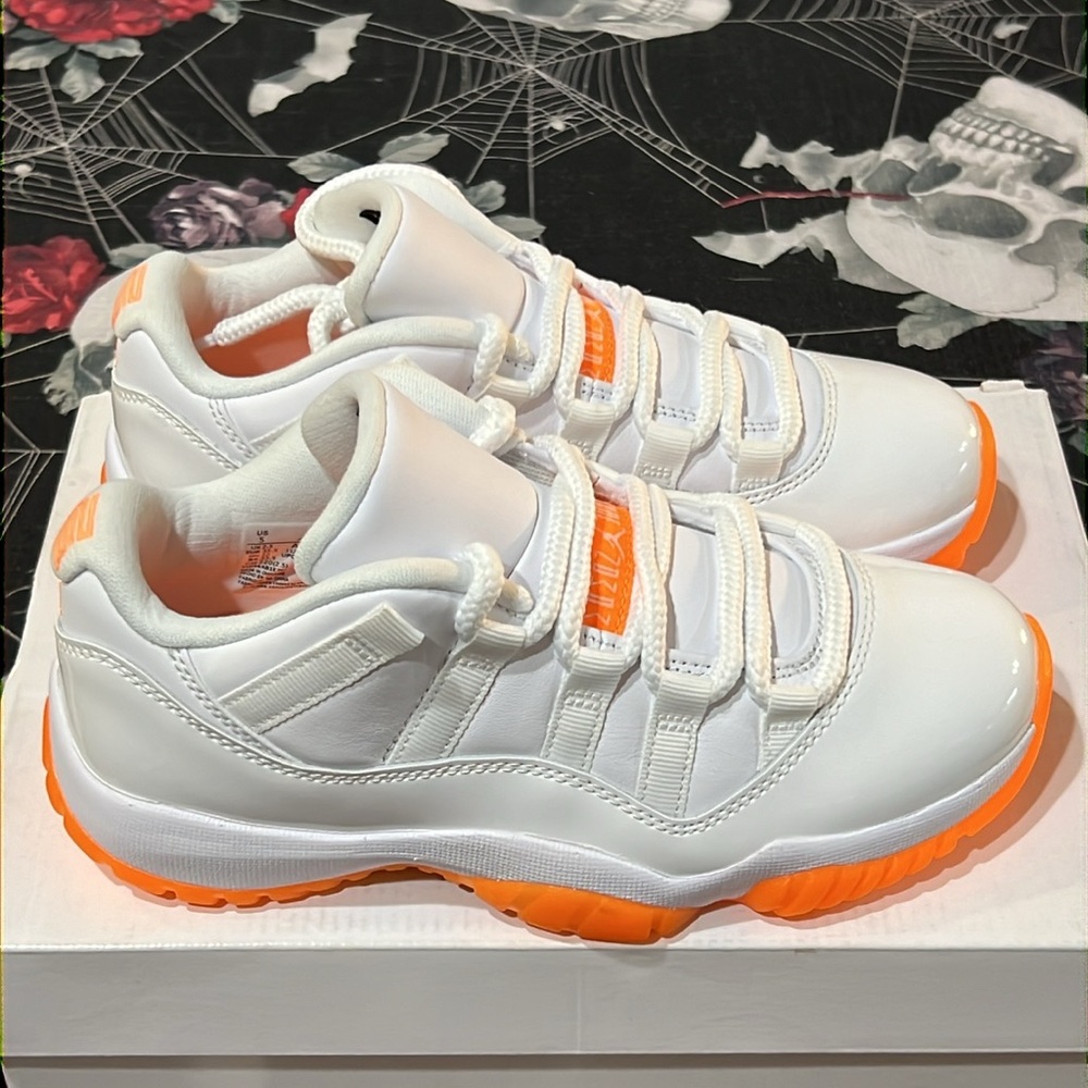 DS 2021 NIKE AIR JORDAN 11 XI RETRO LOW WHITE/BRIGHT CITRUS WOMENS SZ 5 3.5Y NWT - Picture 3 of 12